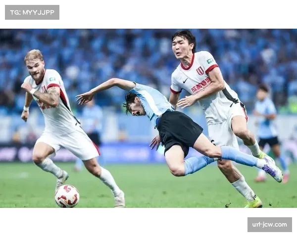 【2026年4月中超联赛·赛中·消息成都蓉城vs浙江队半场战报：主队完成16次防守拦截，控球率劣势下暂保球门不失